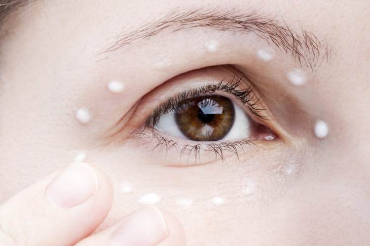 Always Apply Eyelids Primer Before Eye Makeup