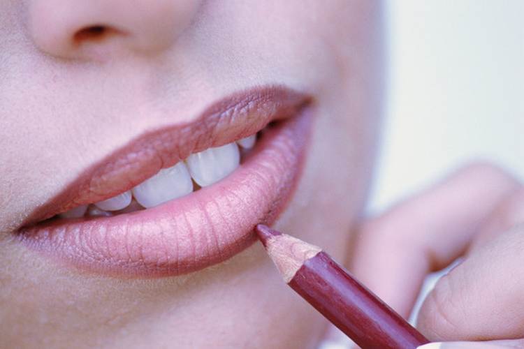 Use a Lip Liner Generously