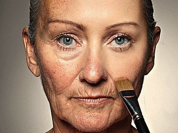 Granny Stuns Doctors by Removing Her Wrinkles with This $4 Tip