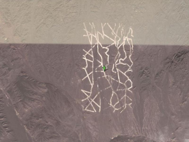 Weird Squiggly Lines in China Desert 73