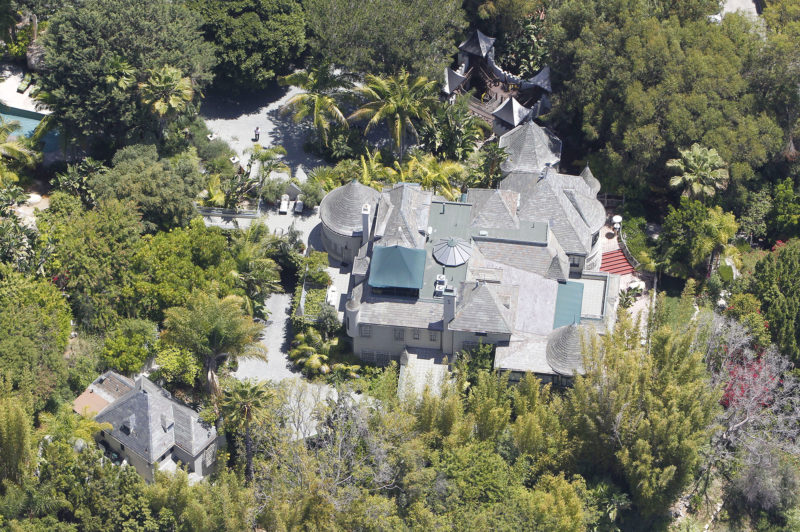 Sneak Peak Inside Outrageous Celebrity Homes 11. Johnny Depp