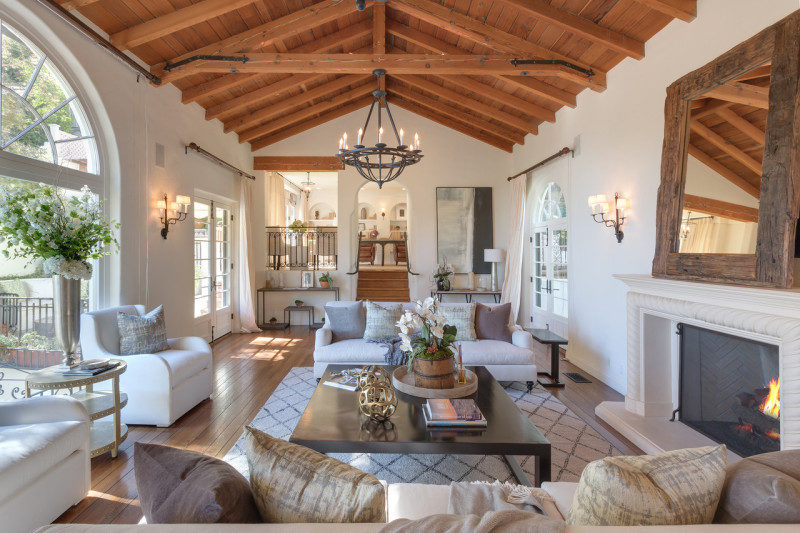 Sneak Peak Inside Outrageous Celebrity Homes 14. Tyra Banks