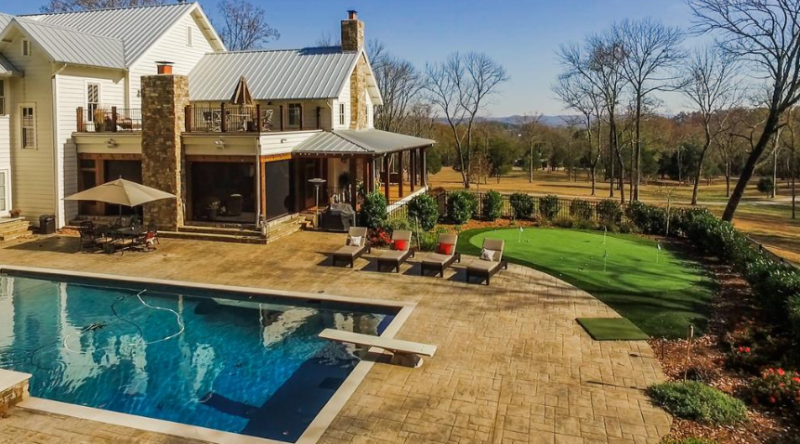 Sneak Peak Inside Outrageous Celebrity Homes 18. Miley Cyrus