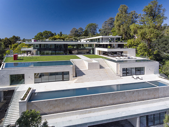 Sneak Peak Inside Outrageous Celebrity Homes 19. Beyoncé and Jay Z