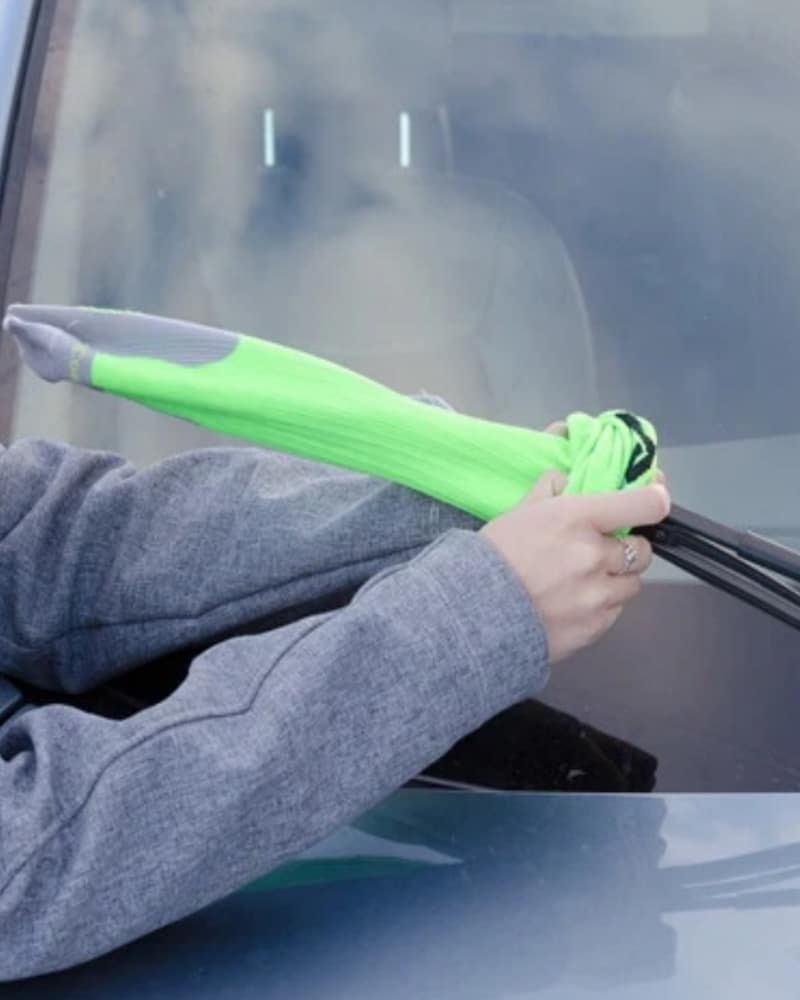 Strange But True Car Hacks You Never Knew <strong>Keep mirrors and wipers from freezing up</strong>
