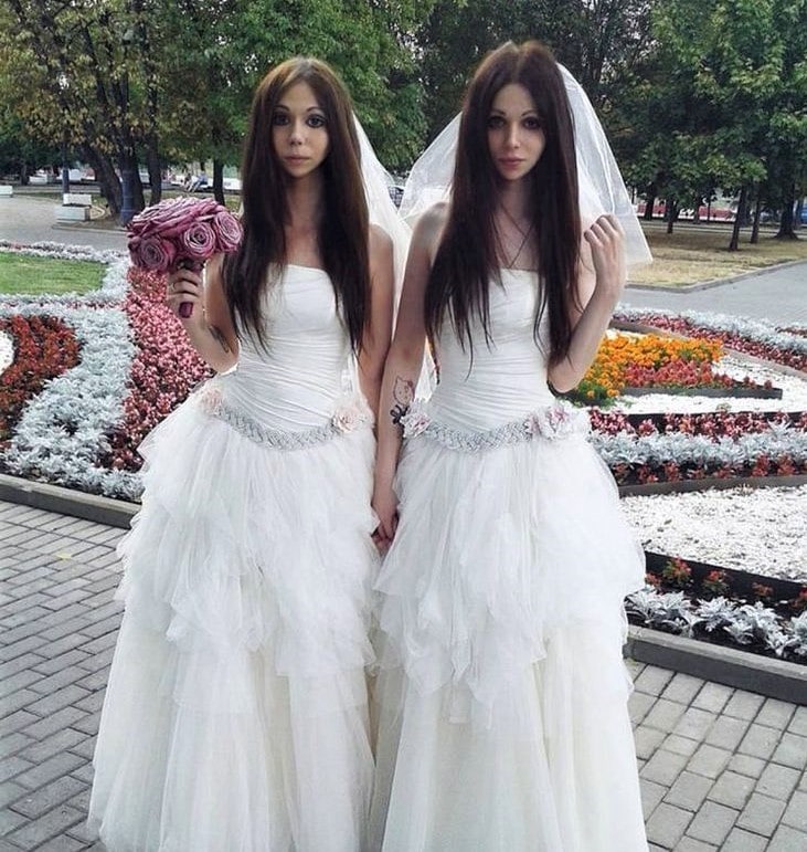 Wedding Dresses That Had Grooms Running For The Hills Am I seeing double?