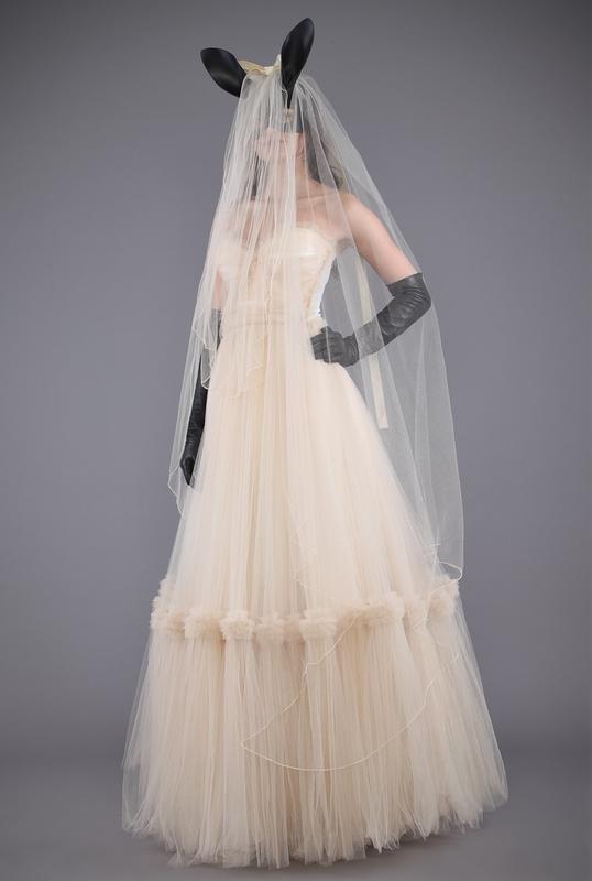 Wedding Dresses That Had Grooms Running For The Hills Costume party